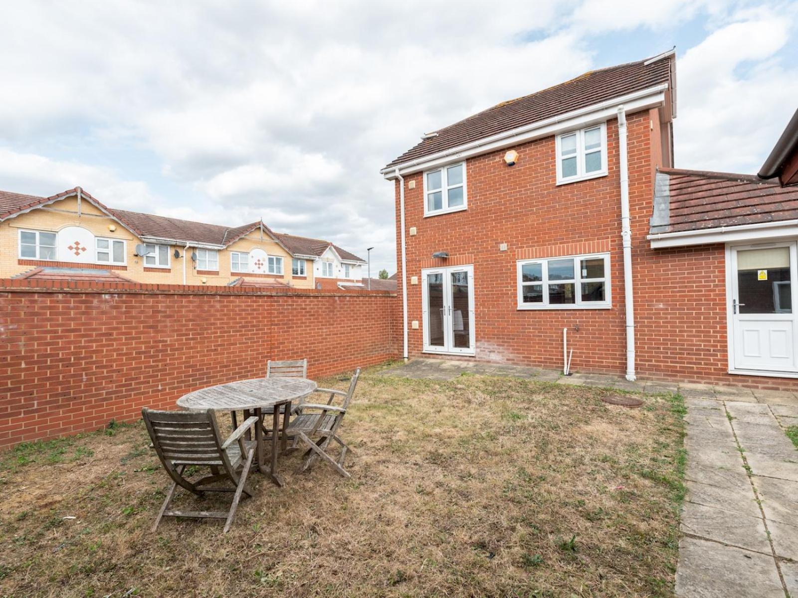 4 Bed House In Greater Parking Pass The Keys * Londra