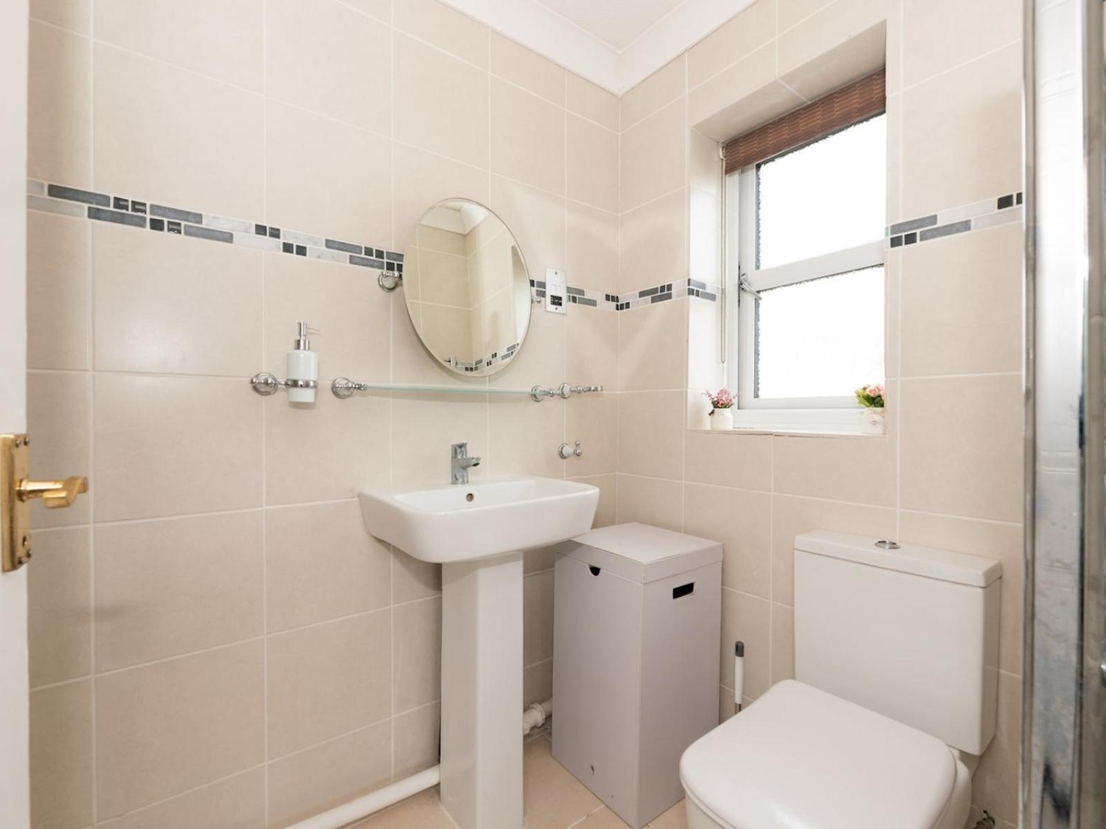 Casa vacanze 4 Bed House In Greater Parking Pass The Keys Londra