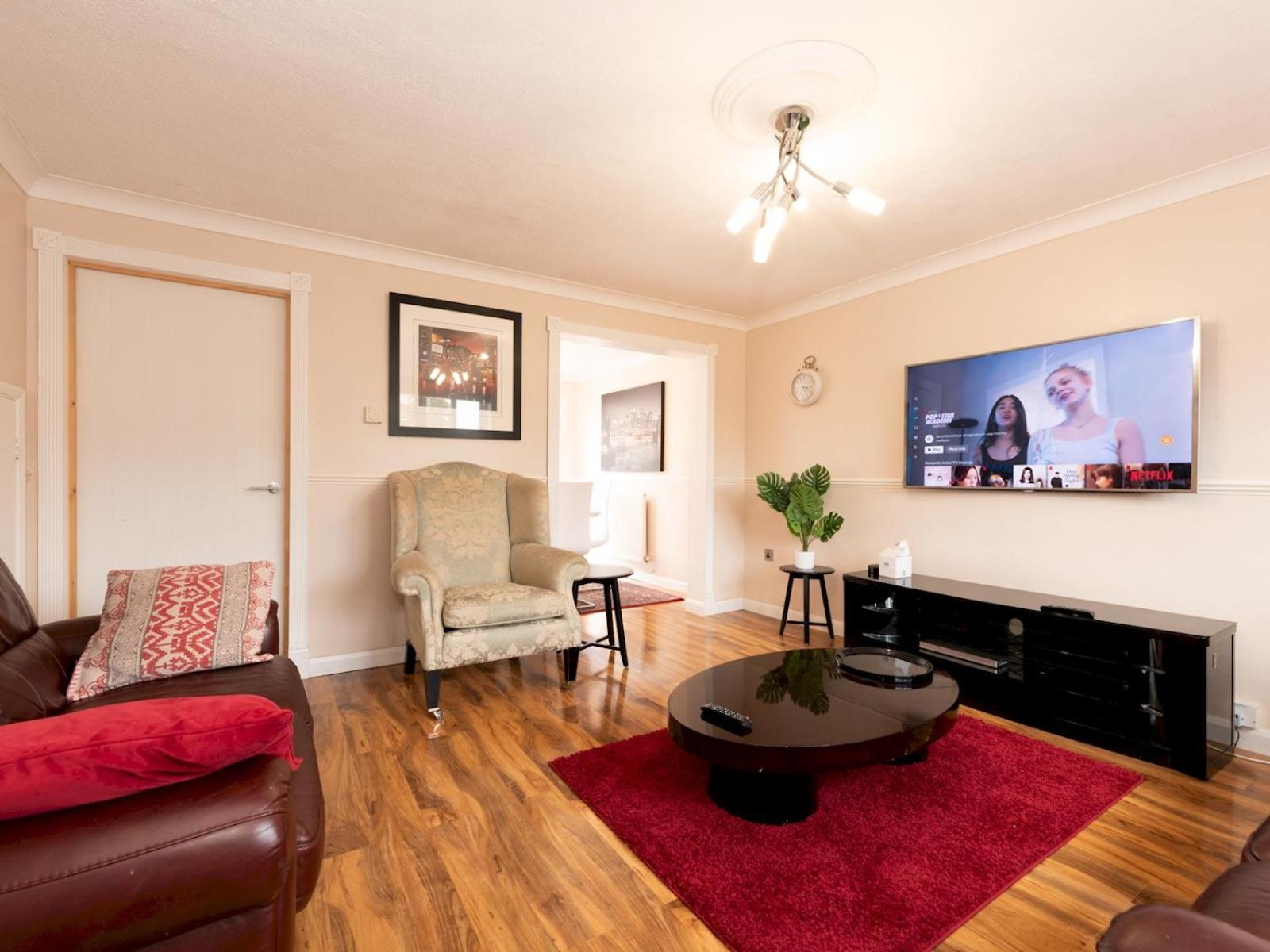 Casa vacanze 4 Bed House In Greater Parking Pass The Keys *