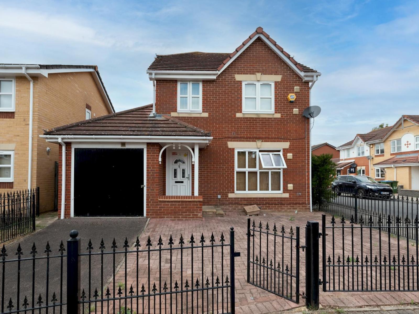 4 Bed House In Greater Parking Pass The Keys Londra