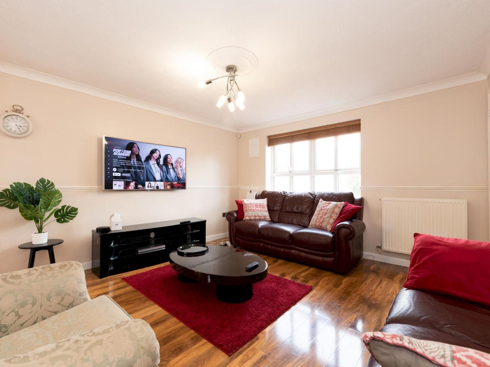 Casa vacanze 4 Bed House In Greater Parking Pass The Keys Londra